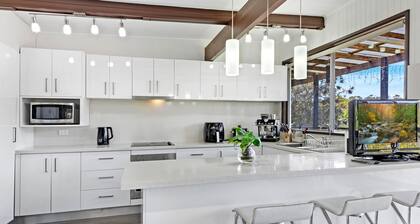 Kozyguru | Waterfront Holiday House With Kayak