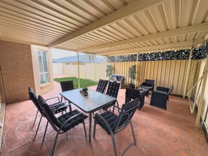 Casa, 4 habitaciones (NPR40B) | Terraza o patio