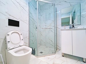 Comfort House, 1 Bedroom (NSH078) | Bathroom