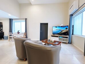 Comfort House, 1 Bedroom (NSH078) | Living area