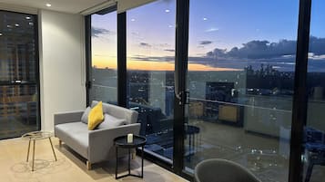 Departamento urbano, 1 habitación (NSL010) | Área de sala de estar | Televisión de pantalla plana