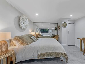 Studio (NWA189) | 1 bedroom, individually decorated, individually furnished, free WiFi
