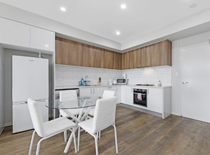 Apartment, 2 Bedrooms (NWE031-A) | Private kitchen | Fridge, microwave, oven, stovetop