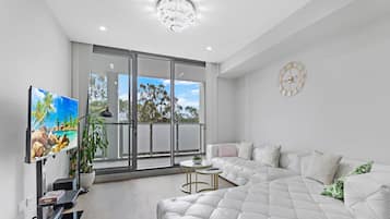 Apartment, 2 Bedrooms (NWE031-A) | Living area