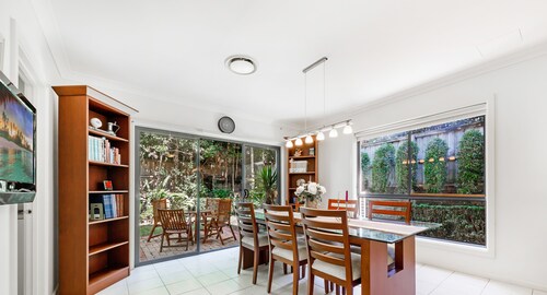 Kozyguru | Westleigh | 4 Bed Room | Free Parking