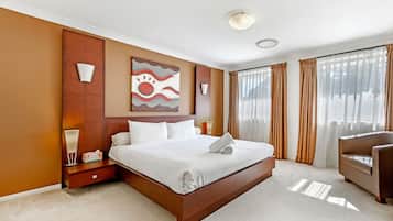 4 bedrooms, individually decorated, individually furnished