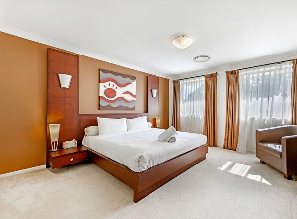 House, 4 Bedrooms (NWE039)