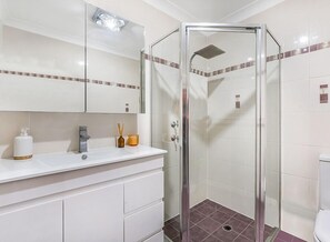 House (NWH023) | Bathroom