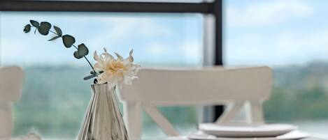 Apartment, 1 Bedroom (NWP017-1705) | In-room dining