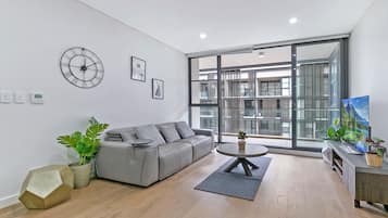 Apartment, 3 Bedrooms (NZE906-1413) | Living area