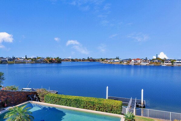 Exterior - Kozyguru | Mermaid Waters | Waterfront With Private Jetty (Mermaid Waters)