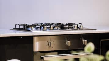Comfort House, 2 Bedrooms (VCO012) | Private kitchen | Fridge, microwave, oven, stovetop