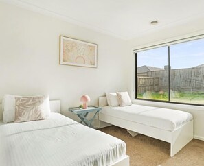 House, 5 Bedrooms (VGR021)