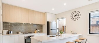 Kozyguru | Greenvale | Charming 7 Bed House