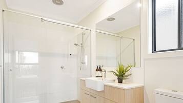 House, 5 Bedrooms (VGR021) | Bathroom