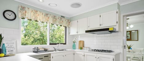 Casa, 3 habitaciones (VGW021) | Cocina privada | Refrigerador, microondas, horno y parrilla de estufa