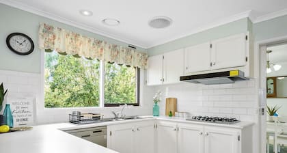 Kozyguru | Glen Waverley | Family Home & Backyard