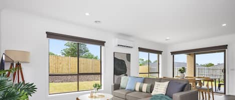 House, 4 Bedrooms (VPA039) | Living area