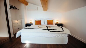 5 bedrooms, in-room safe, iron/ironing board, travel crib