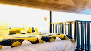 5 bedrooms, in-room safe, iron/ironing board, travel cot