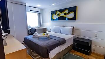 Basic Apartment | Desk, laptop workspace, free WiFi