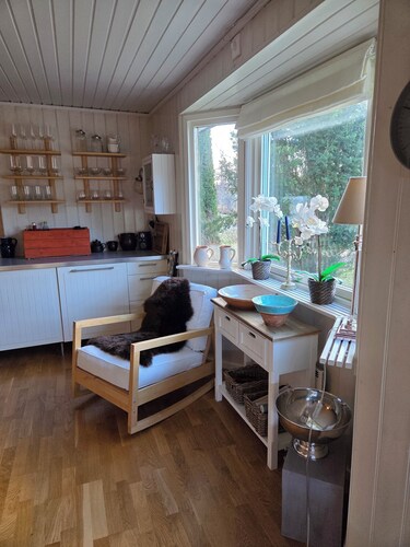 Great cabin - right by the sea in a scenic area.