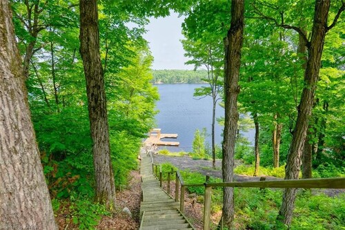 Kennebec Escapes - Lake View