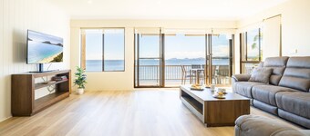 The Pelicans 6, 53 Soldiers Point Rd - stunning waterfront unit