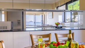 Dining - The Pelicans 6, 53 Soldiers Point Rd - stunning waterfront unit (Soldiers Point)