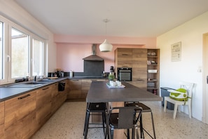 Fridge, microwave, oven, dishwasher