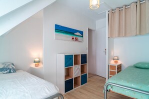 2 bedrooms, iron/ironing board, free WiFi