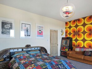 4 bedrooms, free WiFi, bed sheets