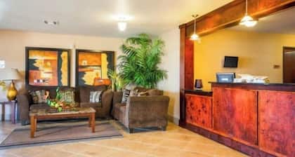 Franklin Inn & Suites
