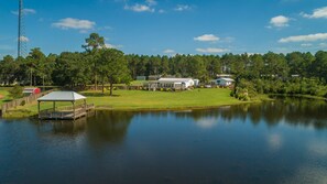Property grounds - The Charming Villa B, pool, lake view (Moultrie)