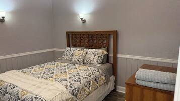 1 bedroom, iron/ironing board, travel crib, WiFi