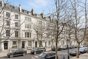 Exterior - Stylish 1-bed flat steps from Kensington Palace (London)