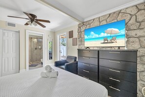 3 slaapkamers, een strijkplank/strijkijzer, reisbedje, gratis wifi