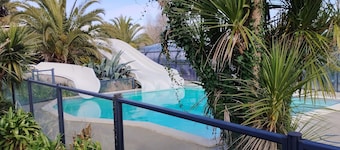 3-bed mobile home for 6 people in a 4* campsite in South Finistère, 1.5km from the beach.