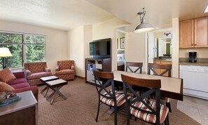 Interior - 1 BR Apartment @ Canmore Banff (Canmore)