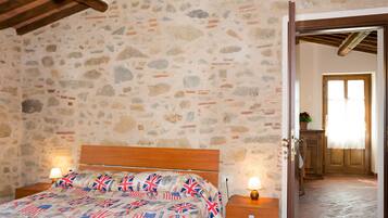 1 chambre, coffres-forts dans les chambres, fer et planche Ă repasser