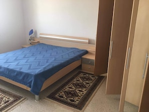 6 bedrooms, free WiFi, bed sheets
