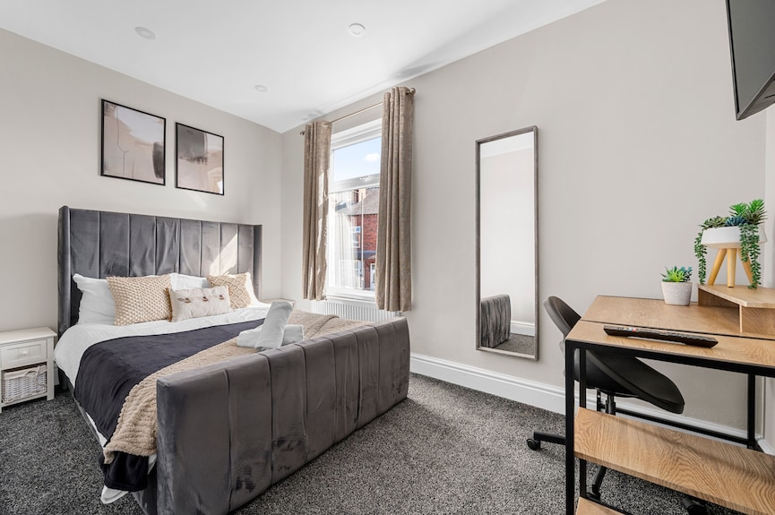 Stunning Bolton Abode Pool Table & Free Parking - Bolton