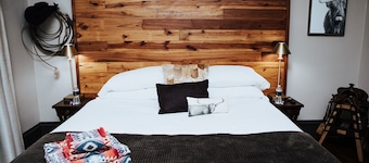 Cowboy-Inspired Retreat | Spacious King Suite Near Top Dallas Music Venues