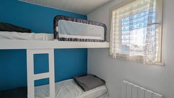 2 bedrooms