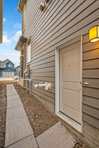 Private 2BR Suite | Near HWY 1 | Free Banff Pass