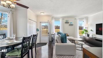 Smart TV, fireplace, offices