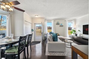 Smart TV, fireplace, offices