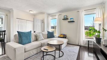 Smart-TV, peis og kontorer