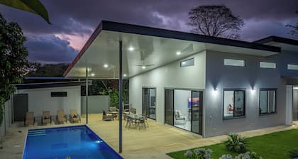 Walk to Beach! New Villa Only 4 Mins Away! 3 Bed 3 Bath, Marino Ballena Park!