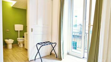 Classic Apartment | 1 bedroom, desk, blackout drapes, soundproofing